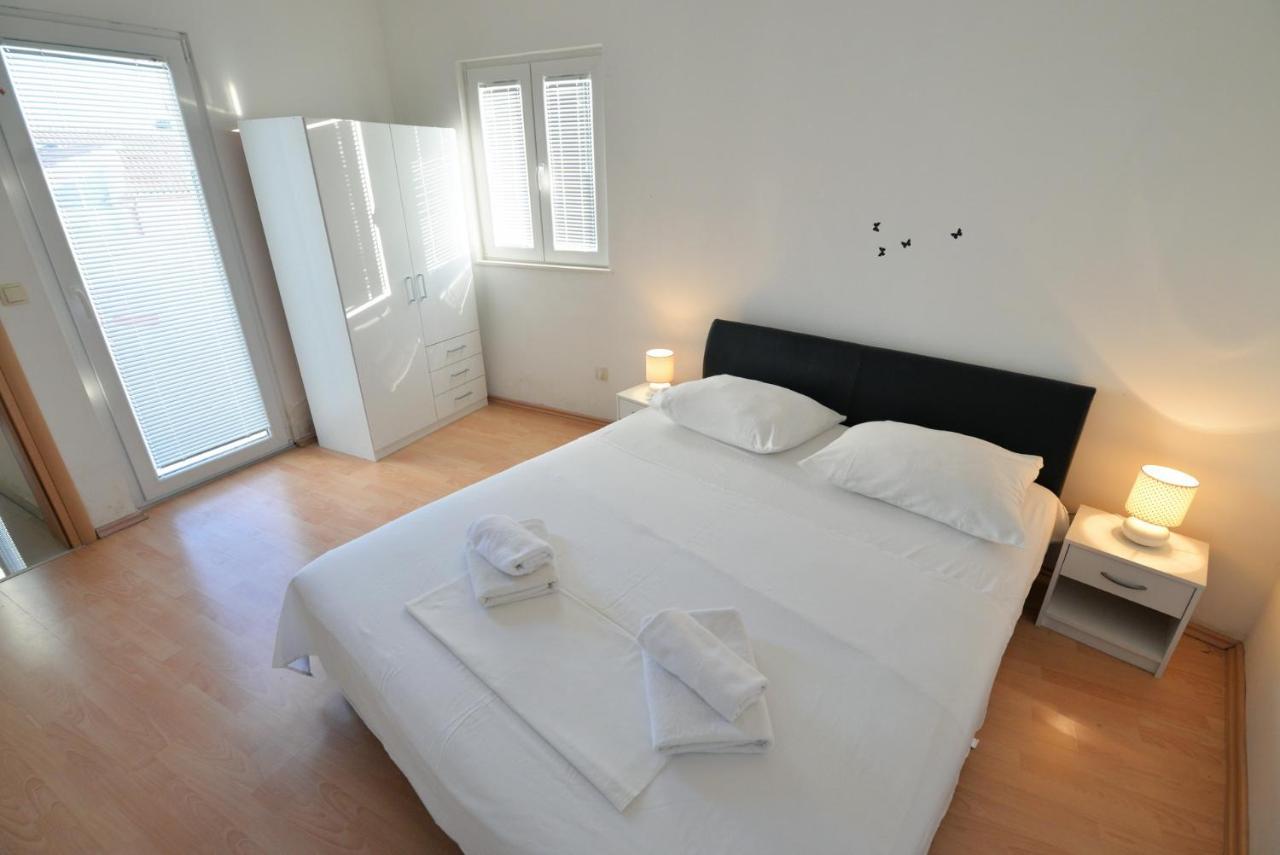 Apartmani Vedrana, Муртер Экстерьер фото