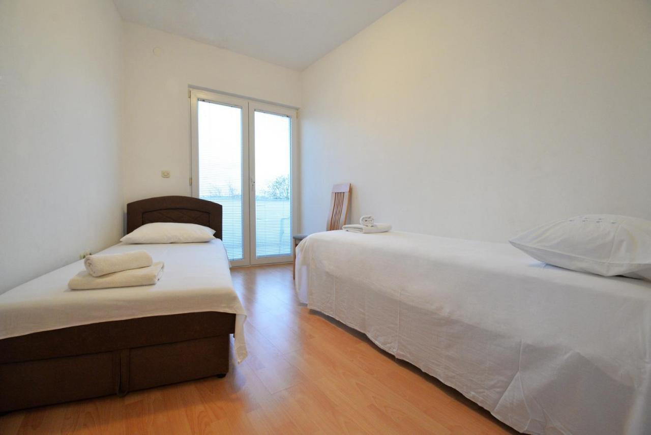 Apartmani Vedrana, Муртер Экстерьер фото
