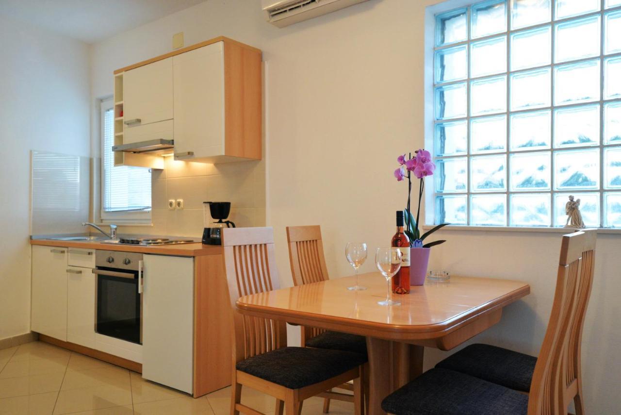 Apartmani Vedrana, Муртер Экстерьер фото